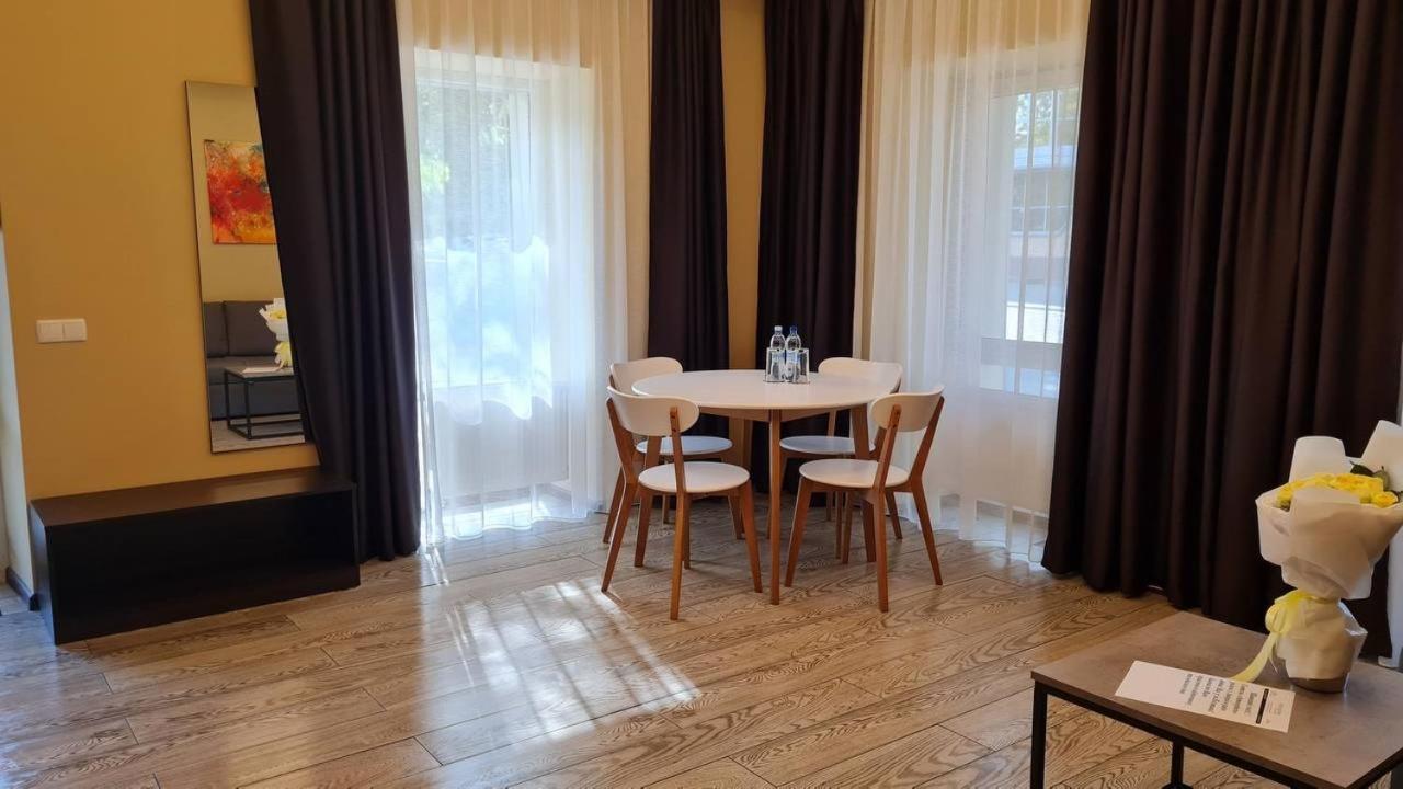 Hotel Atmosphere Poltava Kültér fotó